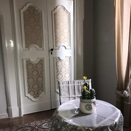 Palazzo D'amaro Historical